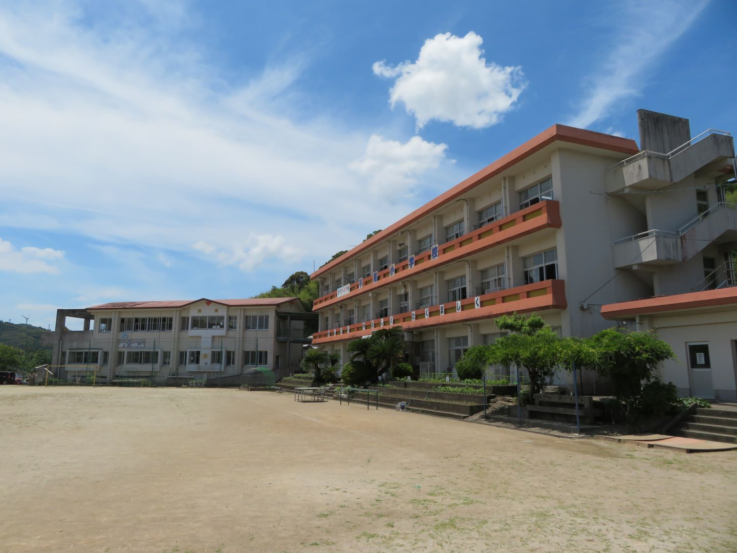 平尾小学校 校舎風景